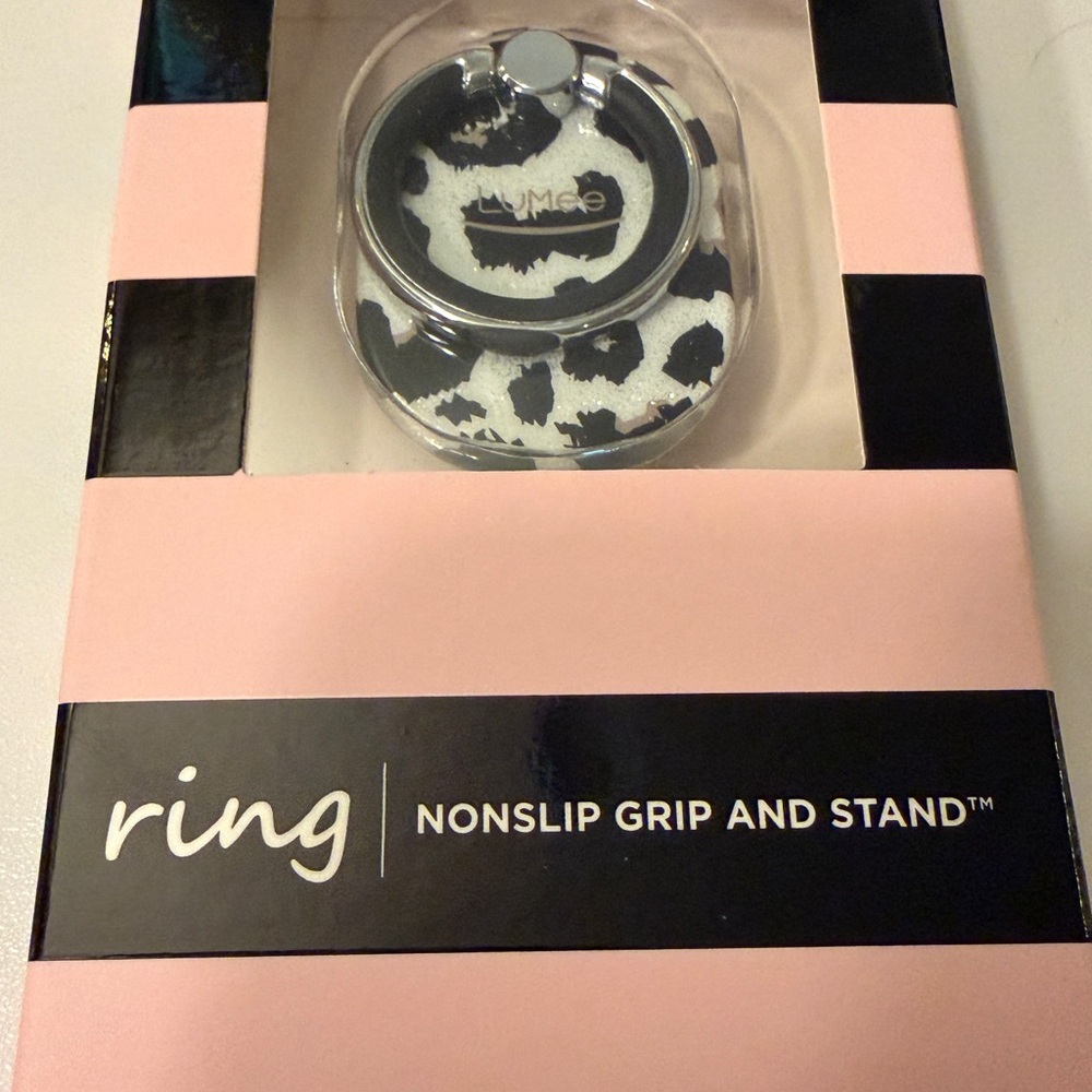LuMee Cheetah  Design Phone Ring Holder new in box